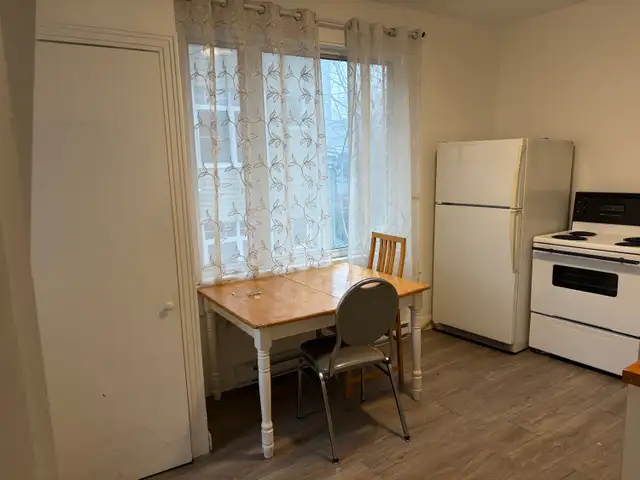 Beau très grand 2 1/2, Montcalm, Libre WIFI - Photo 3