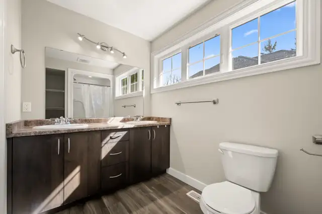 53 College Avenue West - 53 College Avenue Lower Apartment for R - Photo 5