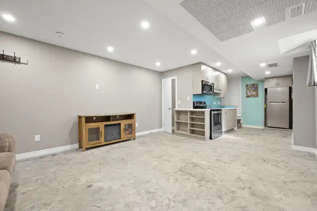 53 College Avenue West - 53 College Avenue Lower Apartment for R - Photo 8