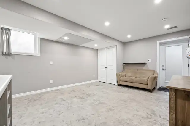 53 College Avenue West - 53 College Avenue Lower Apartment for R - Photo 12