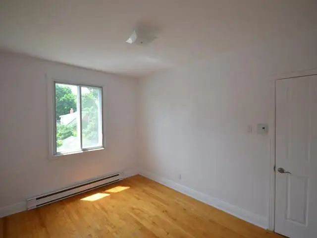 NDG 2nd floor- Spacious 2bedR, Separate living room and Dining R - Photo 6