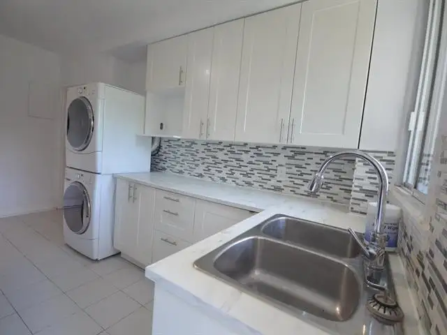 NDG 2nd floor- Spacious 2bedR, Separate living room and Dining R - Photo 7