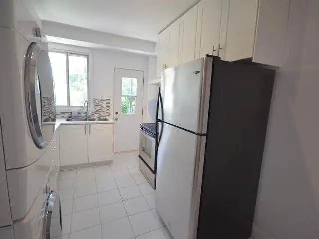 NDG 2nd floor- Spacious 2bedR, Separate living room and Dining R - Photo 9