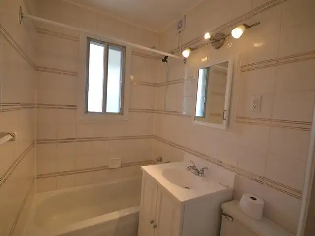 NDG 2nd floor- Spacious 2bedR, Separate living room and Dining R - Photo 10