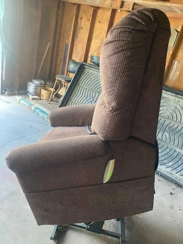 power reclining and lift chair - Photo 3
