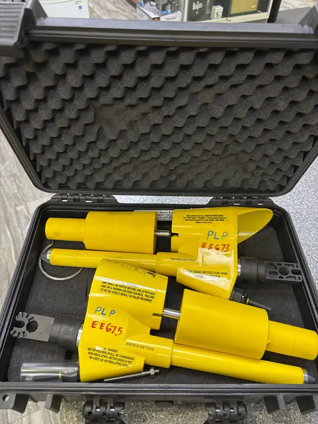 PD800W VOLTAGE DETECTOR and PHASING TESTER with CASE