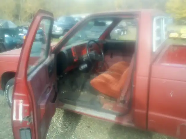 CHEVY S10.350 5.SPEED.STICK.READ.BELOW.CALL.780.240.9380. - Photo 3