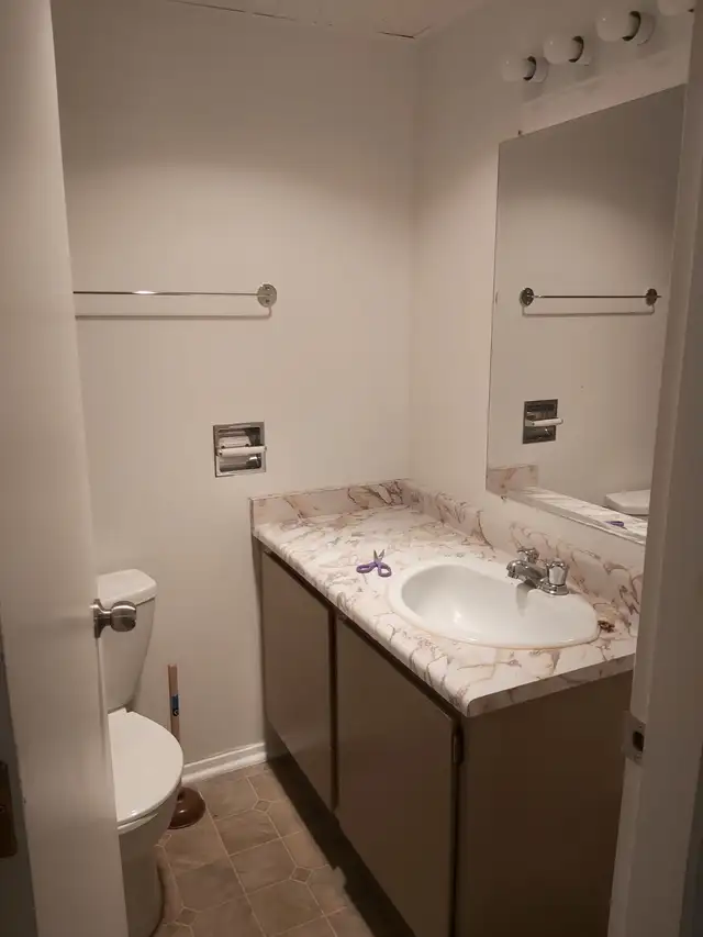 MAIN FLOOR – 1 BDRM – CAT FRIENDLY - Photo 6