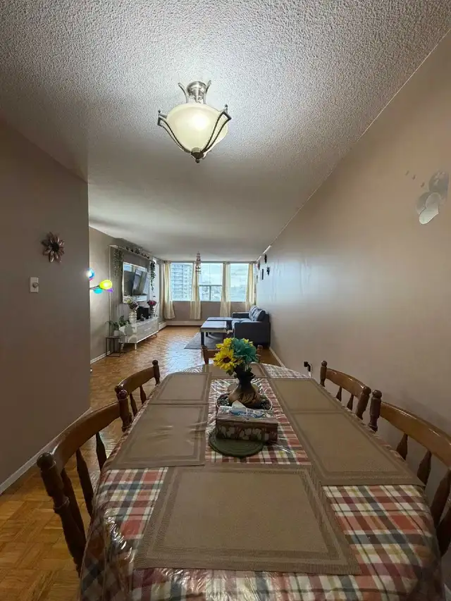 Rare find Reno spacious 2 bedroom 2 parking with all utilities - Photo 3
