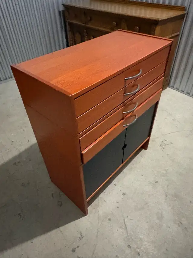 Free delivery used Storage Cabinet with Drawers - Photo 3