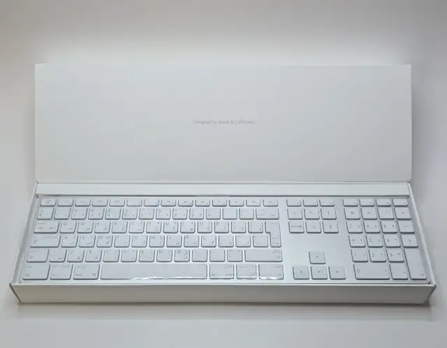 Apple Magic Keyboard Wired with Numeric Keypad – Arabic Layout - Photo 6