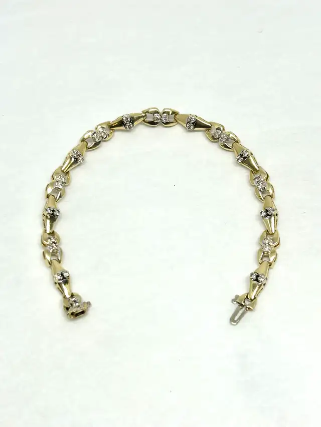 Interlocking Tinnes Bracelet