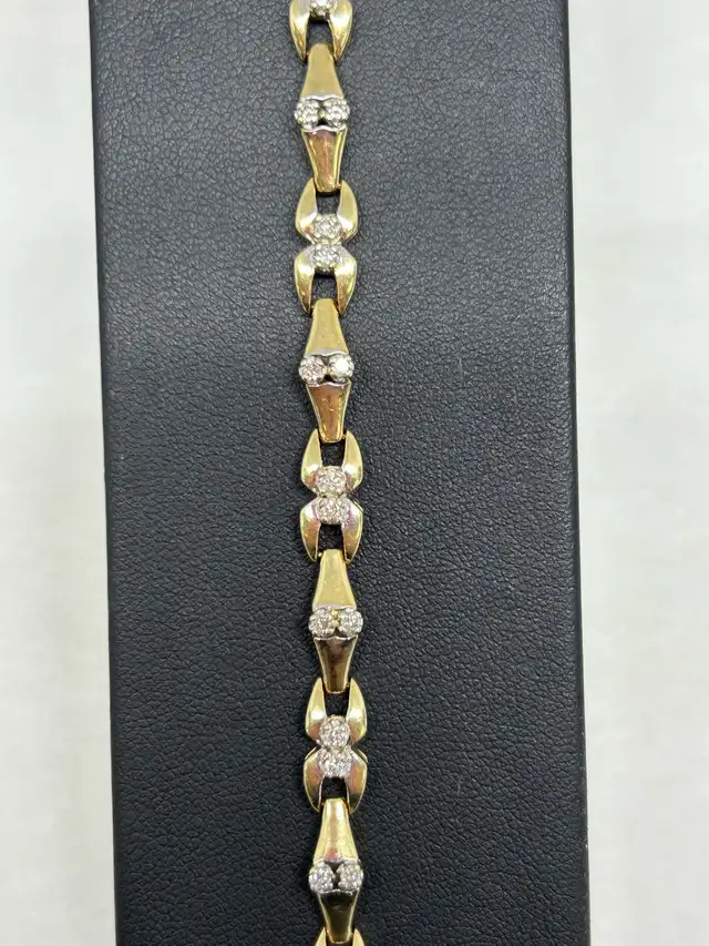 Interlocking Tinnes Bracelet - Photo 2