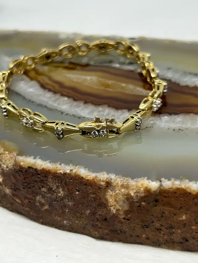 Interlocking Tinnes Bracelet - Photo 9