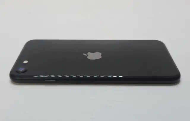 Apple iPhone SE (2nd Generation) - Photo 5