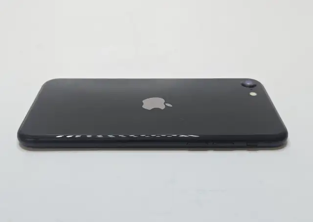 Apple iPhone SE (2nd Generation) - Photo 8