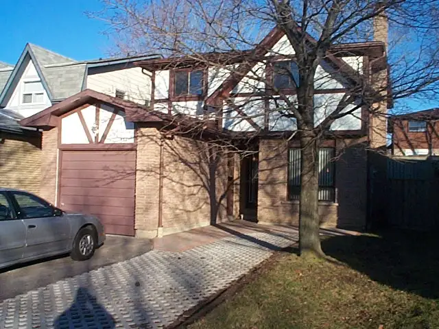 SHARE PICKERING HOUSE - AVAILABLE NOW