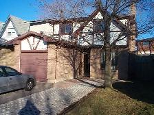 SHARE PICKERING HOUSE - AVAILABLE NOW