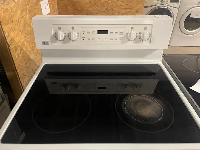 Cuisinière blanche vitrocéramique LG - Photo 2