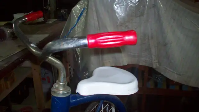 TRICYCLE ANCIEN - Photo 2