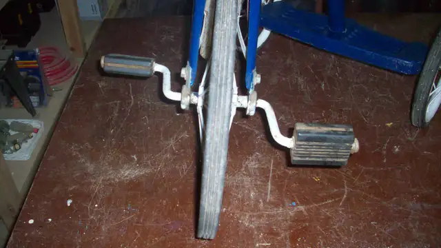 TRICYCLE ANCIEN - Photo 3