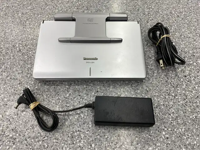 Panasonic DVD-LS91 Portable DVD Player - Photo 2