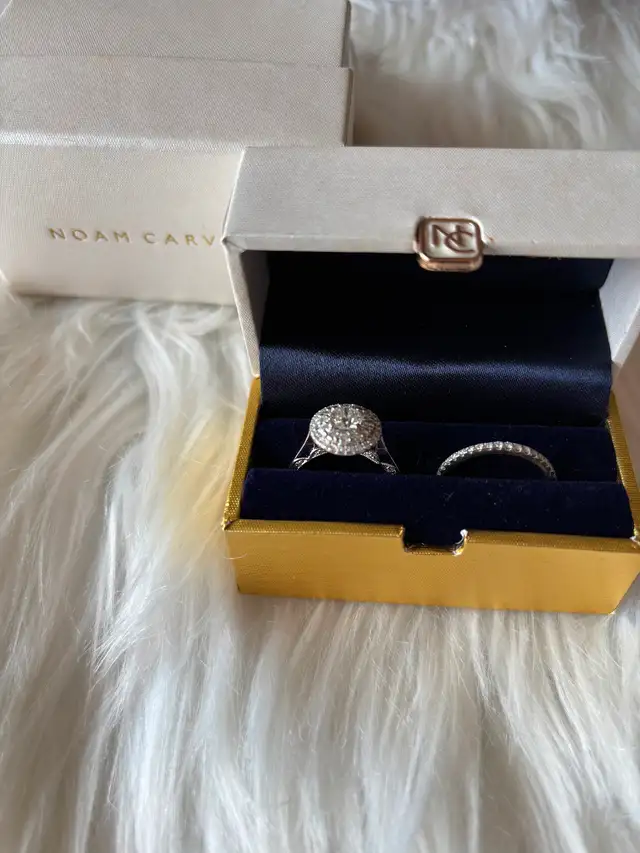 Noam Carver Engagement ring and wedding band - Photo 2