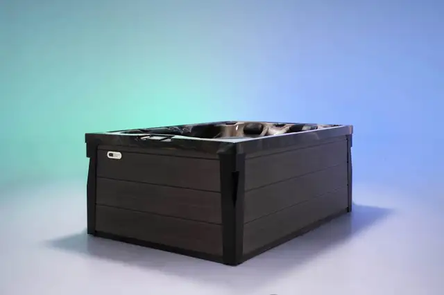 3 Seat Therapy Hot Tub For Sale