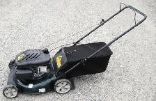 YARDWORKS REAR BAG GAS LAWNMOWER
