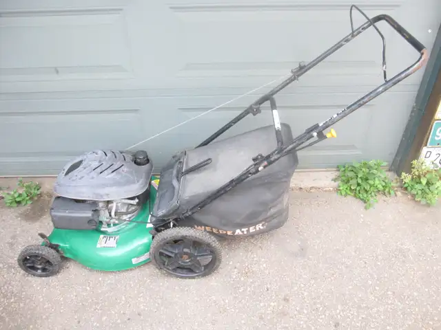 21'WEED EATER PUSH LAWN MOWER WITH REAR BAGGER 173CC ENGINE