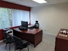 Bureau rénové à louer – À deux pas du Metro Côte-Vertu
