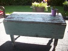 TABLE À PANNEAUX ANTIQUE