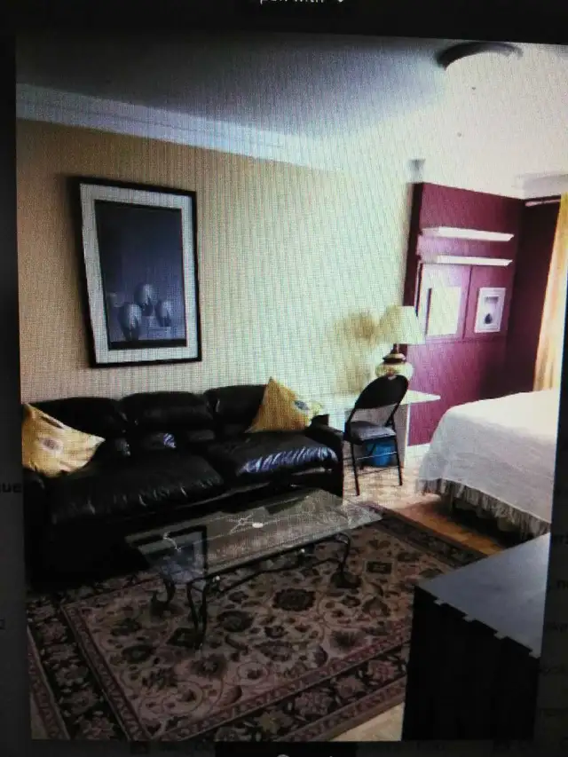 Nice room for student, professional non smoker! - Photo 3