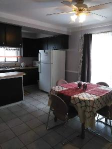Nice room for student, professional non smoker! - Photo 6