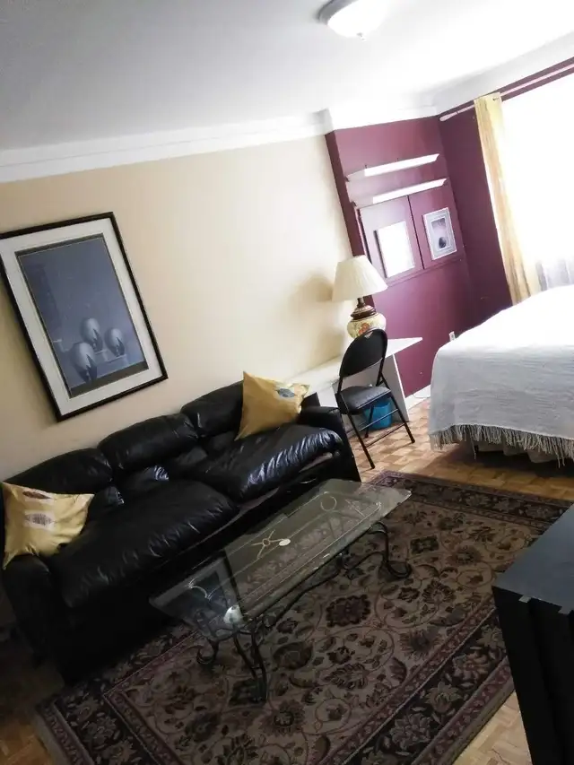 Nice room for student, professional non smoker! - Photo 10