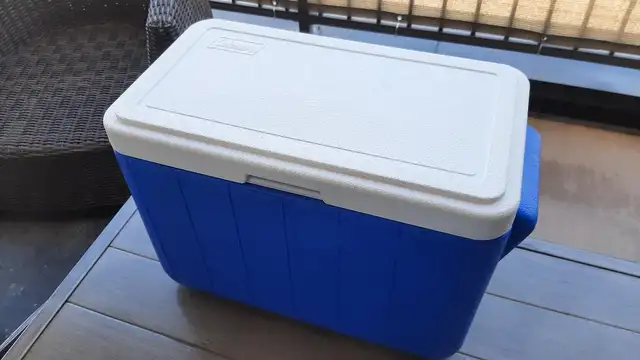 COLEMAN CAMPING COOLER. USED ONCE! - Photo 2