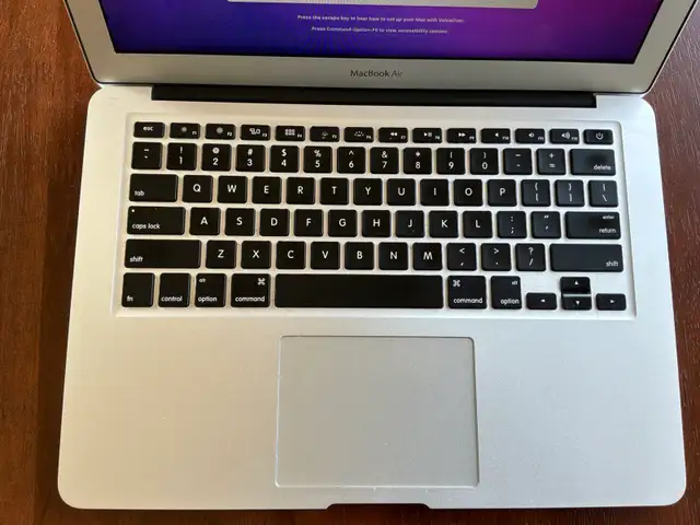 MacBook Air 13inch - Photo 2
