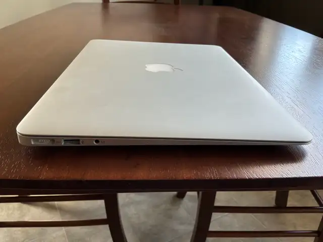 MacBook Air 13inch - Photo 7