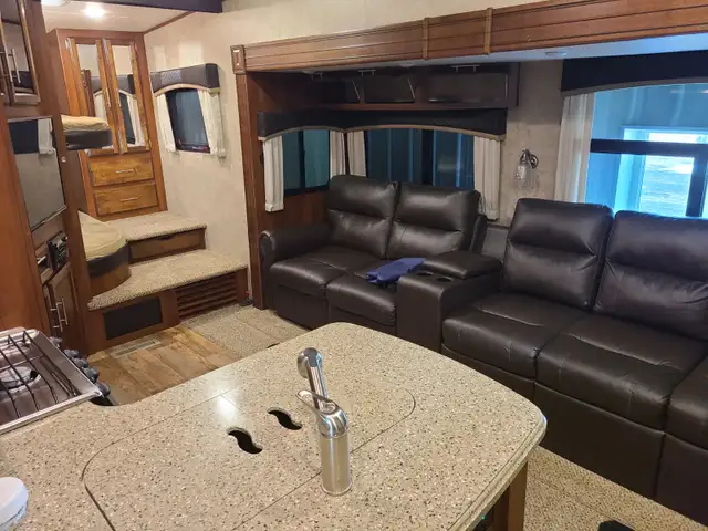 Jayco Eagle Fifth Wheel - Photo 6
