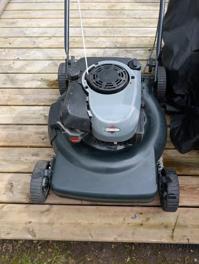 Murray 22" Lawnmower For Sale - Photo 2