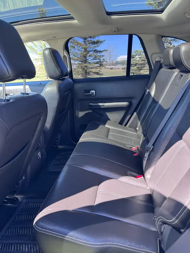 2007 Ford Edge AWD fully loaded - Photo 4