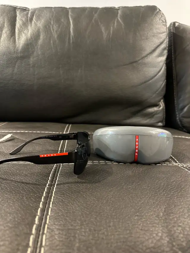 Prada polarized black sunglasses - Photo 3