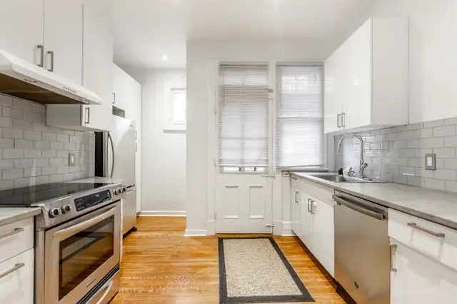Charming 3-Bedroom Home in NDG with Renovated Basement | $2,400/ - Photo 3