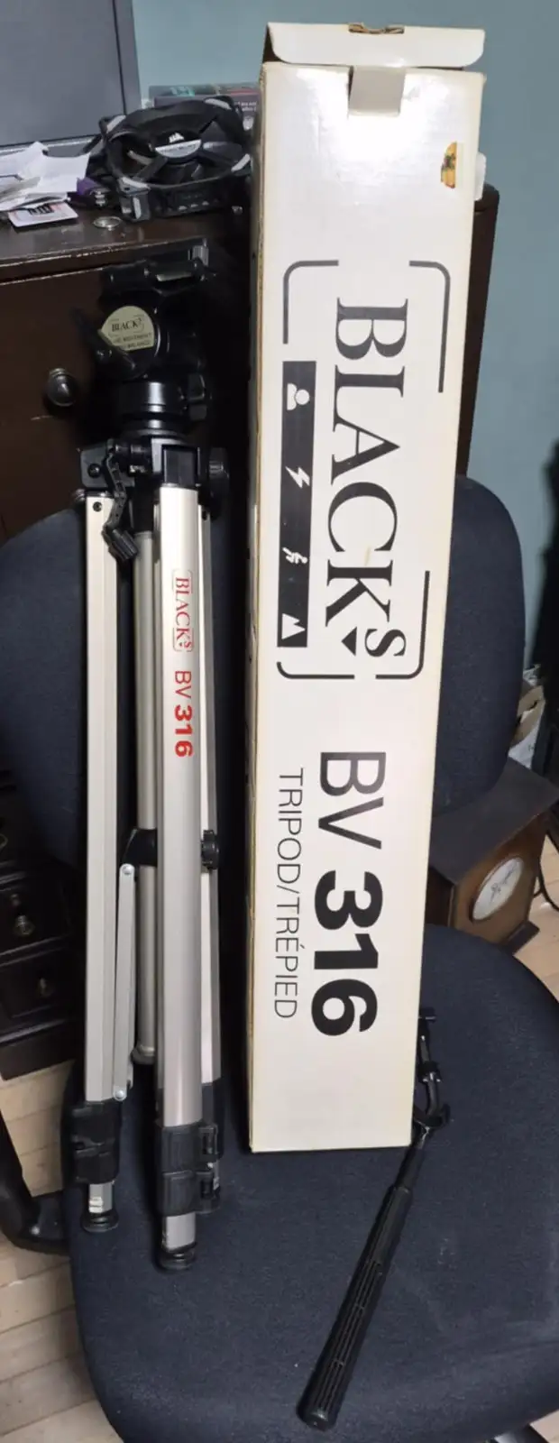 VIDEO TRIPOD W/ FLUID HEAD – SMOOTH PAN & TILT – CLEAN – $35 - Photo 2