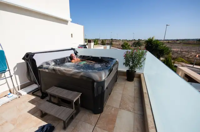 ORION HOT TUB FOR SALE