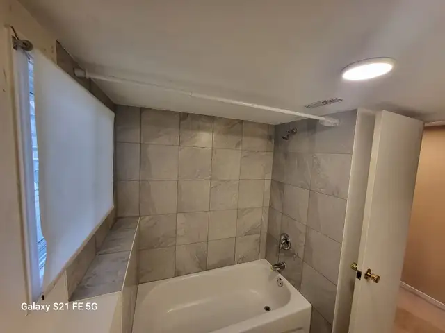 2BDRM/1BA basement with 2 parking - Photo 7