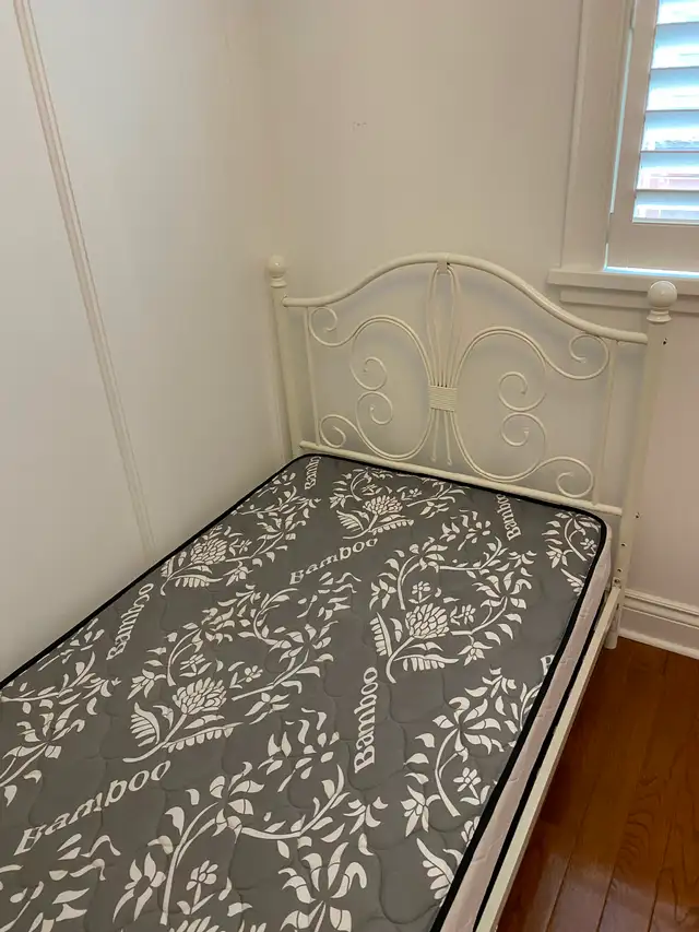 Twin head board - Photo 2