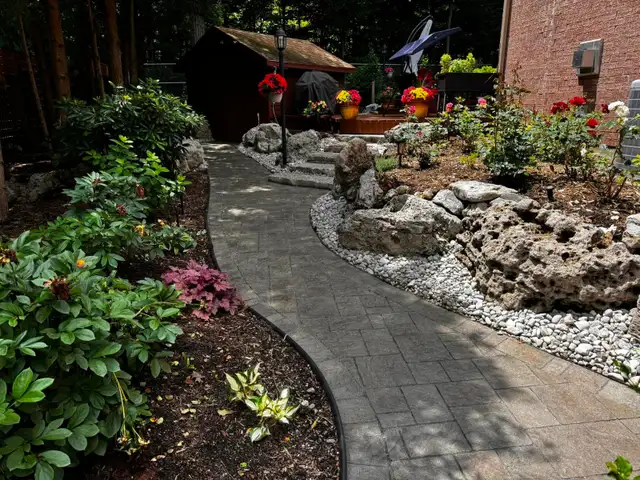 HIRING NOW - EXPERIENCED LAWN CARE TEAM MEMBERS - HAMILTON AREA - Photo 8