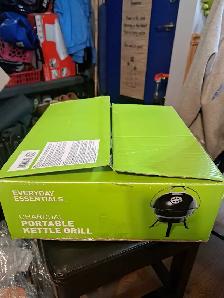 Everyday Essentials Kettle Grill