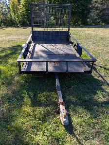 Trailer with drop down ramp - Photo 3
